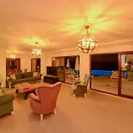 Villa Asfiya *